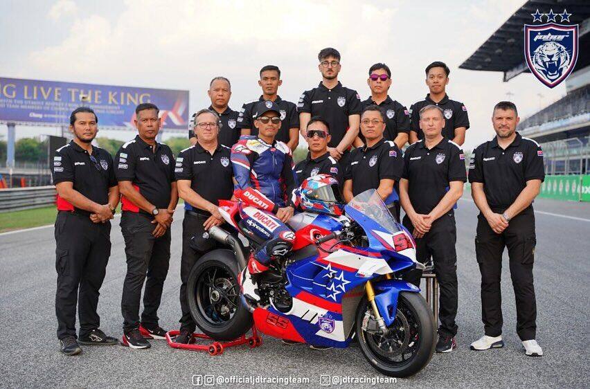 Foto del Team Stylobike a ARRC con Johor Racing Team