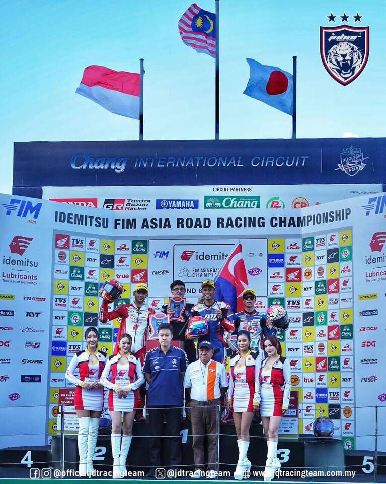 Foto del Team Stylobike a ARRC con Johor Racing Team