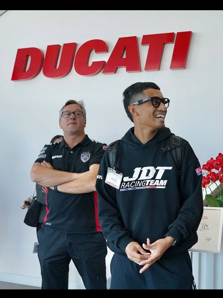 Foto del Team Stylobike a ARRC con Johor Racing Team