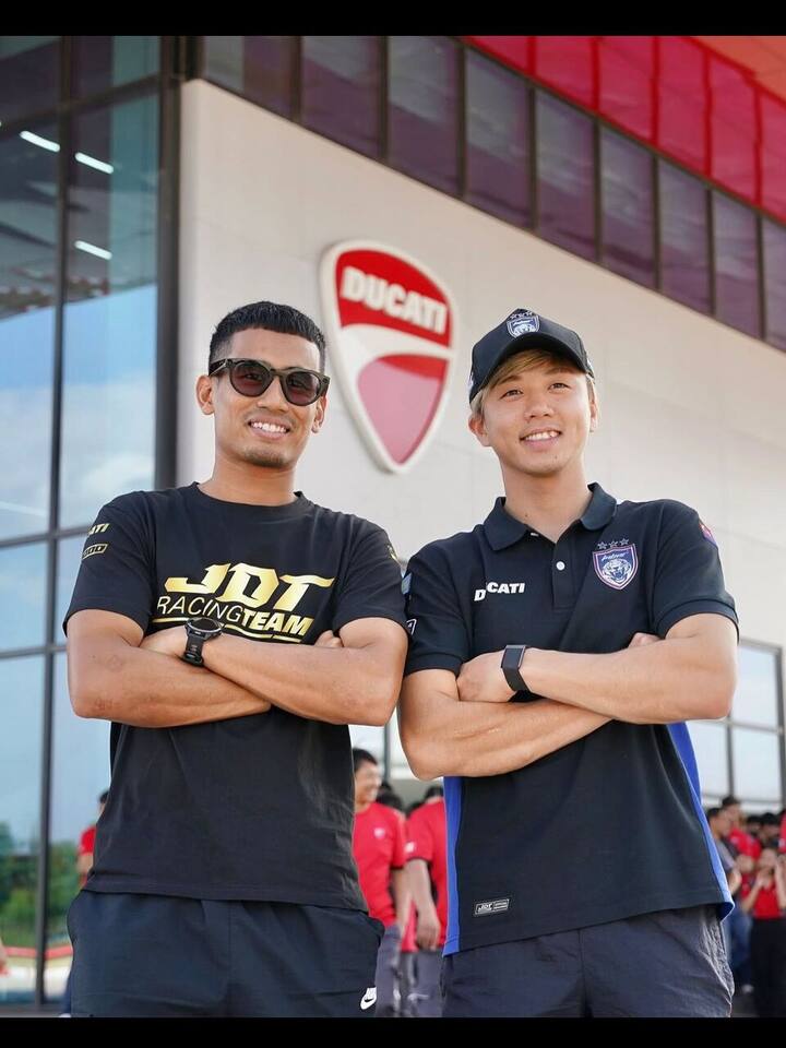 Foto del Team Stylobike a ARRC con Johor Racing Team