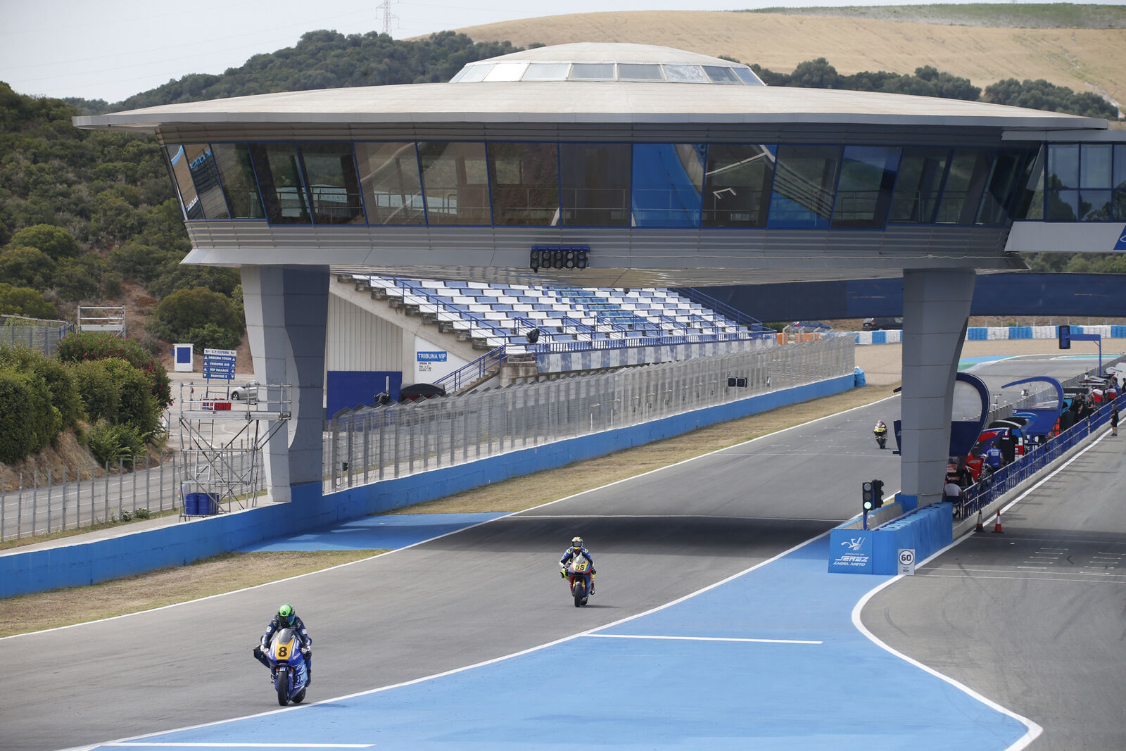 Team Stylobike nel box e in pista