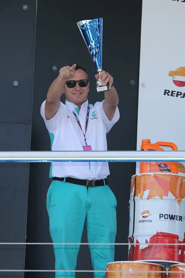Foto del Team Stylobike a Con Petronas