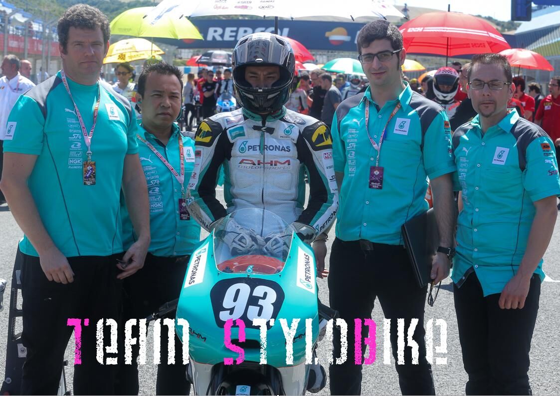 Foto del Team Stylobike a Con Petronas